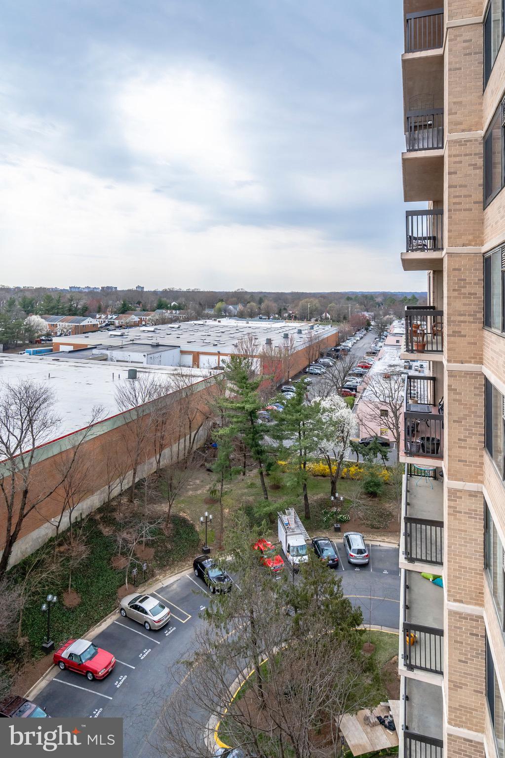 SKYLINE HOUSE - Residential