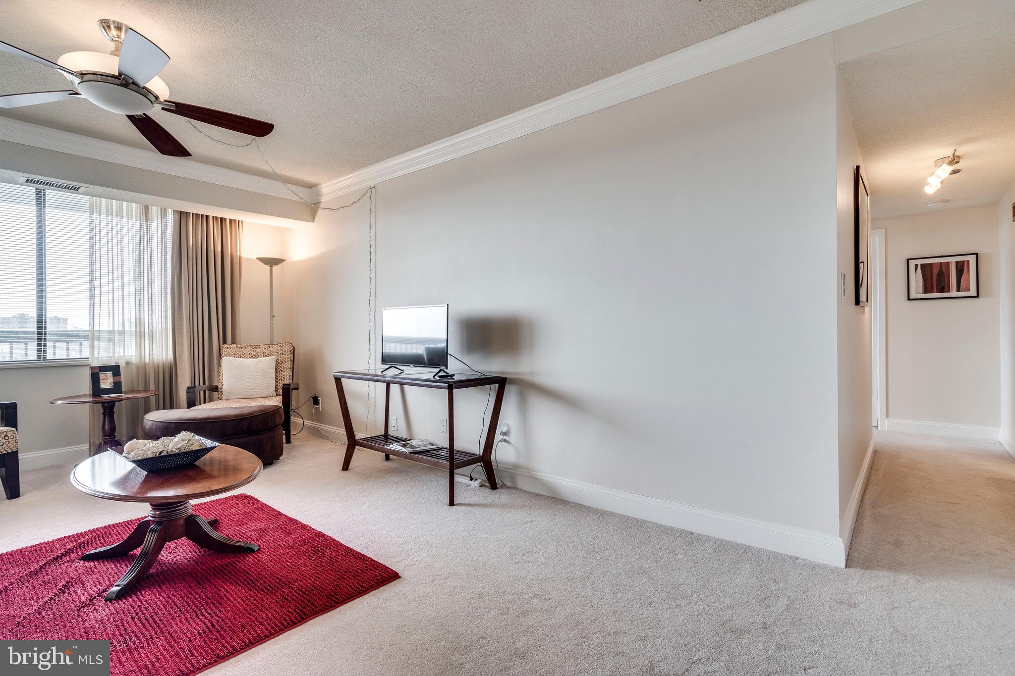 SKYLINE HOUSE - Residential