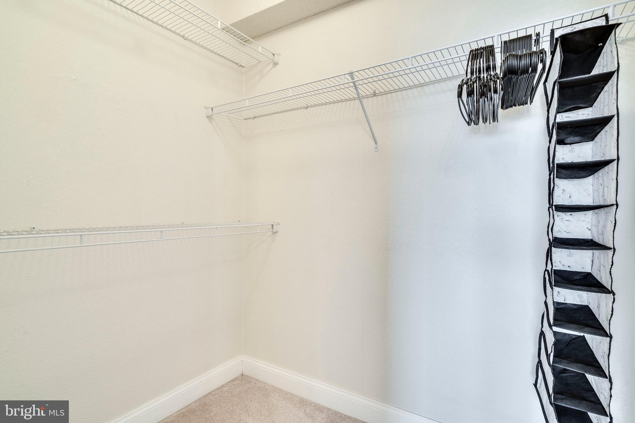 SKYLINE HOUSE - Residential