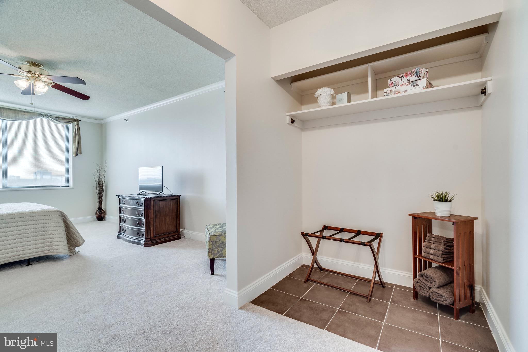 SKYLINE HOUSE - Residential