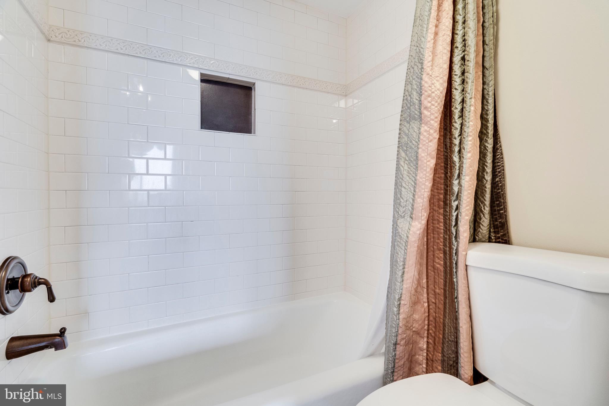 SKYLINE HOUSE - Residential