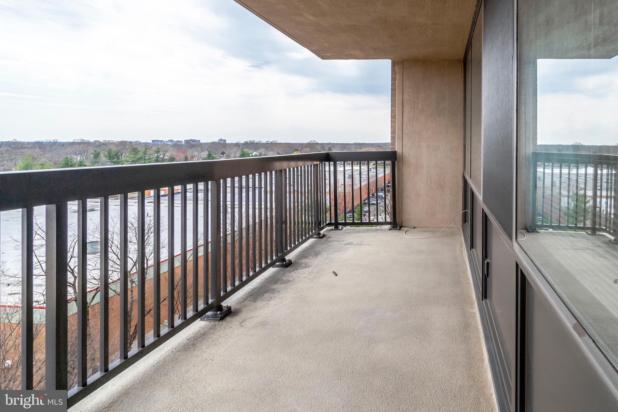 SKYLINE HOUSE - Residential