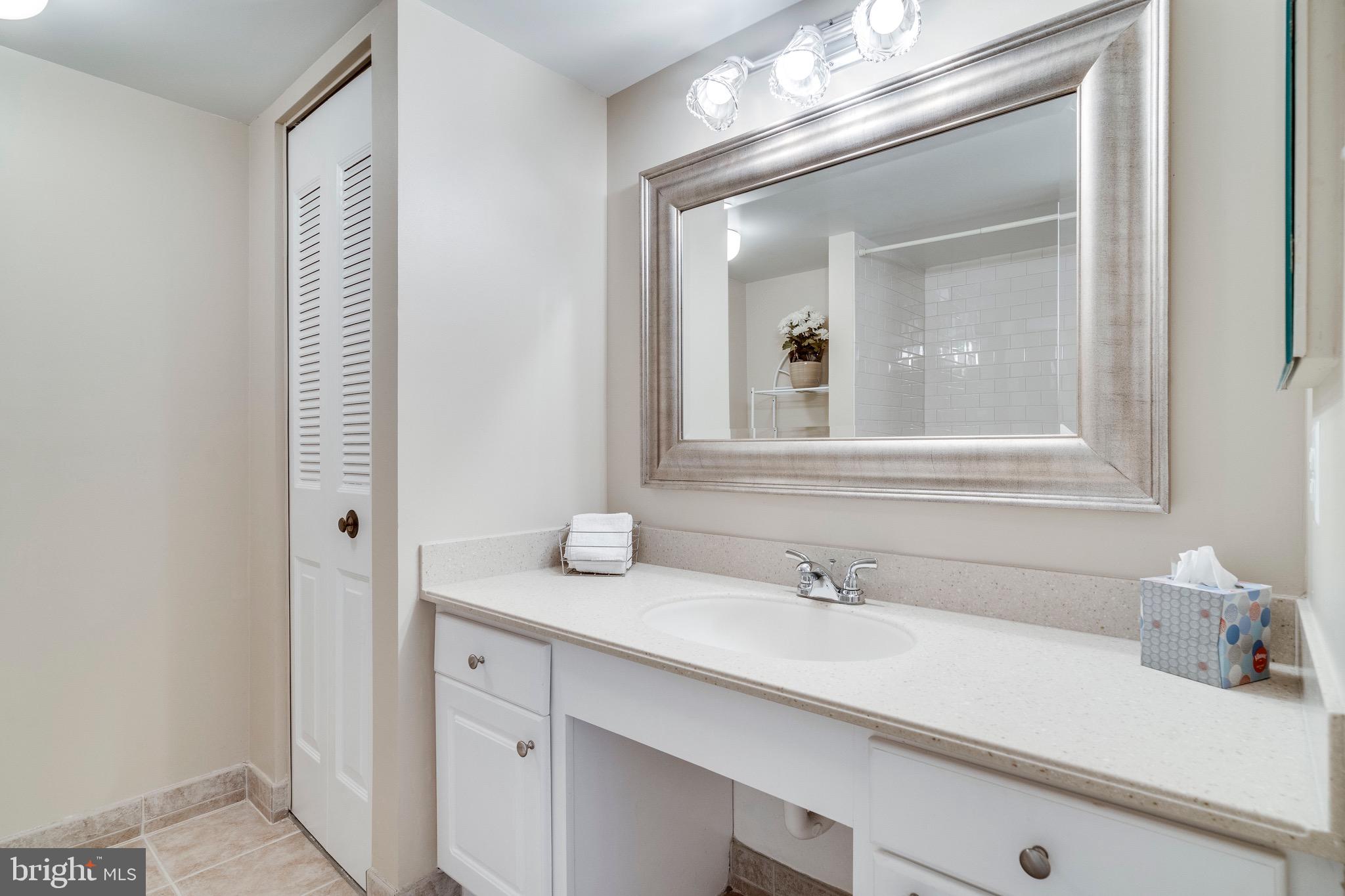 SKYLINE HOUSE - Residential