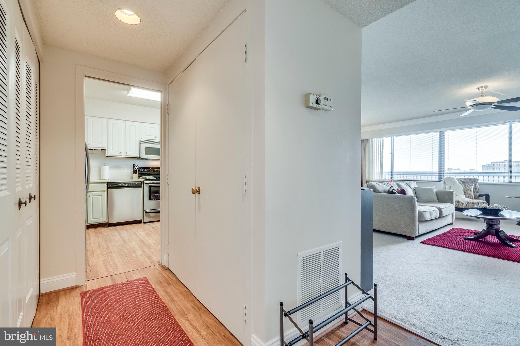 SKYLINE HOUSE - Residential