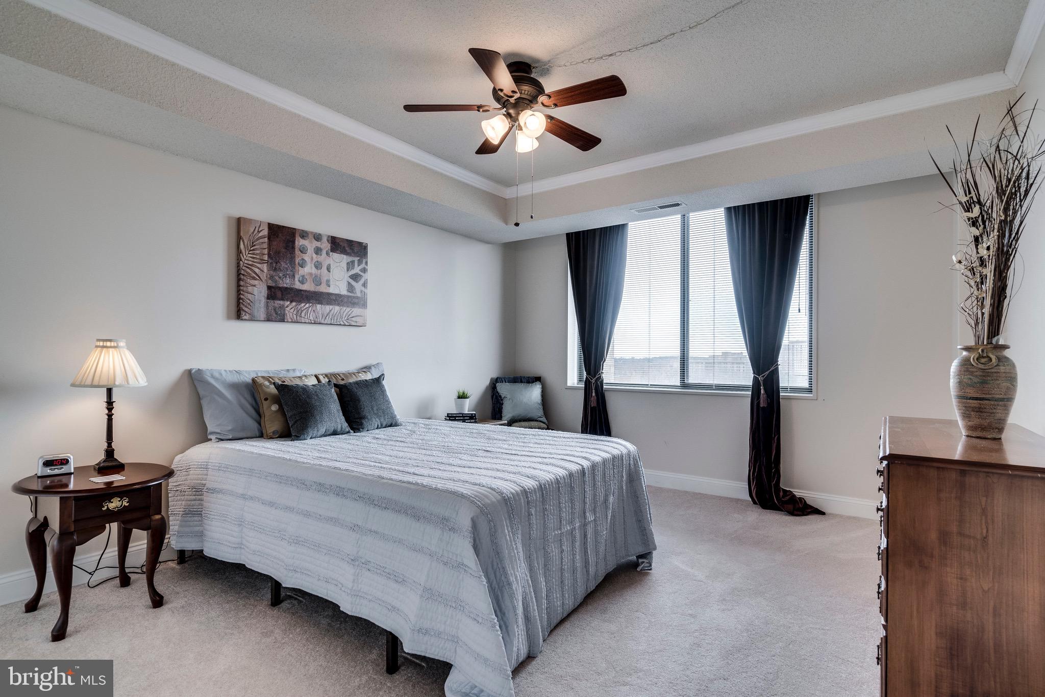 SKYLINE HOUSE - Residential