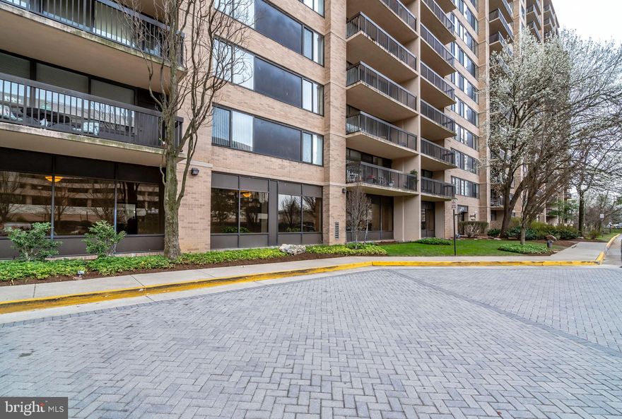 Beautiful two bedroom, two bathroom, 1,395 sqft condo in the desirable Skyline House highrises. Bright and spacious kitchen features stainless steel appliances and subway-tile backsplash. Large windows let in plenty of natural light and open to balcony. Elegant crown molding throughout. Large master suite features attached master bath and walk-in closet. Updated bathrooms. In-unit washer and dryer. Great commuter location-- minutes to downtown DC, I-395, Ronald Reagan International Airport, the Pentagon, and more. Tons of amazing amenties. Water and Cox cable TV included in condo fee!