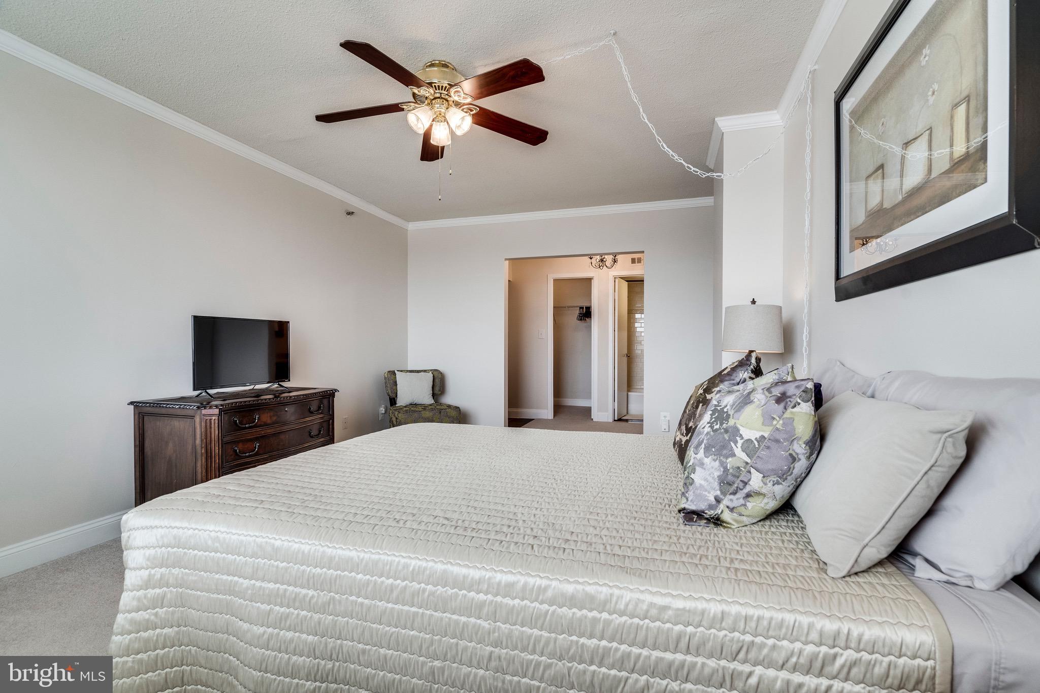 SKYLINE HOUSE - Residential