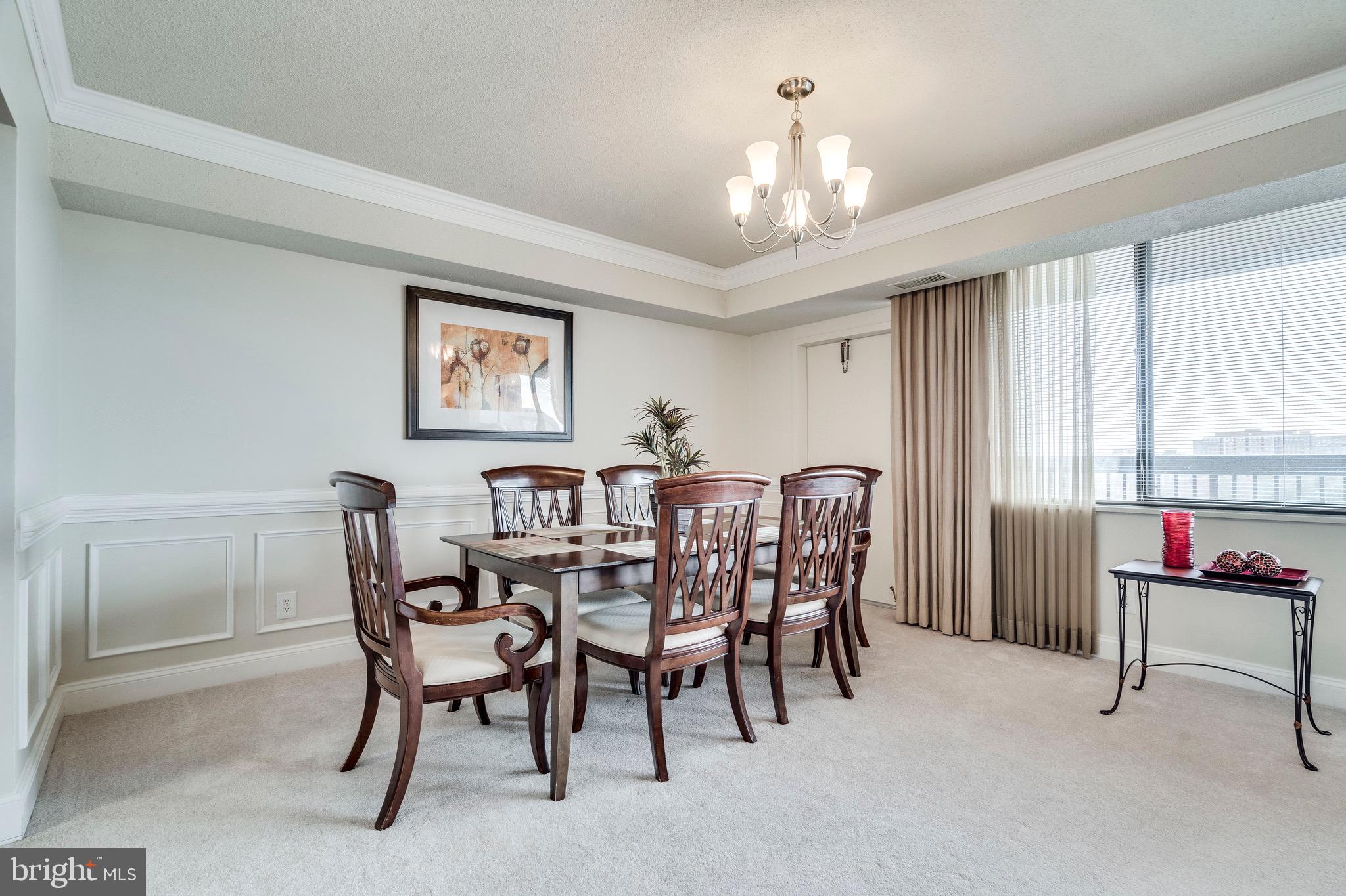 SKYLINE HOUSE - Residential