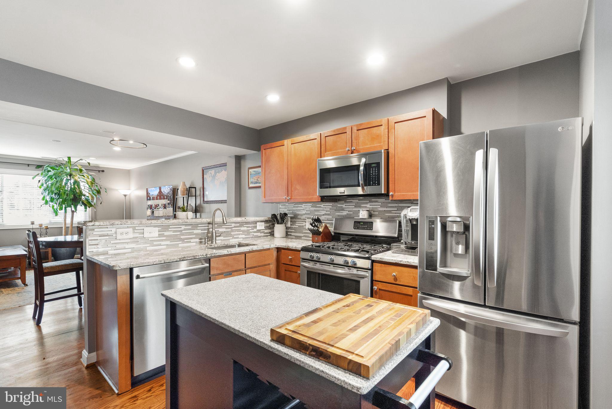 PARKSIDE AT ALEXANDRIA - Residential