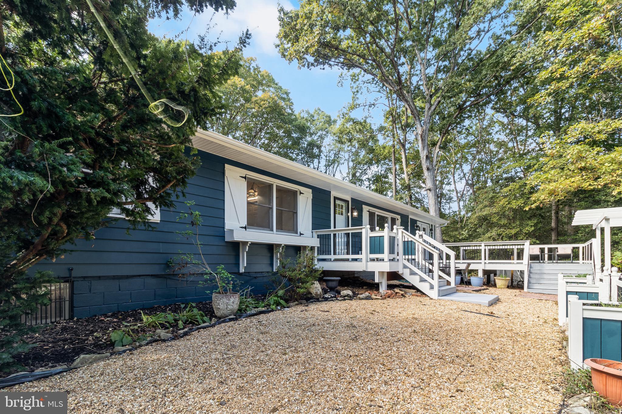 11045 KINGSTON PLACE