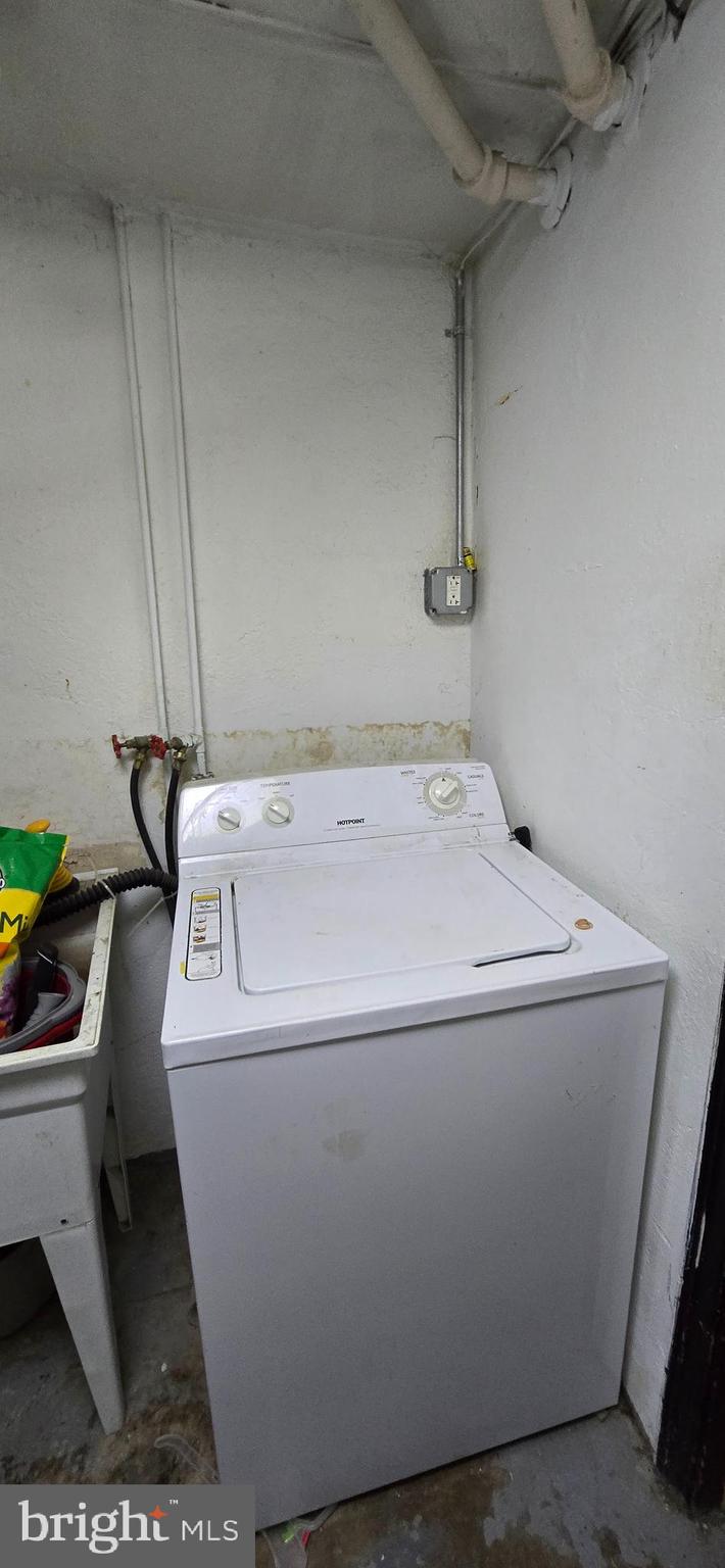 OXFORD CIRCLE - Residential