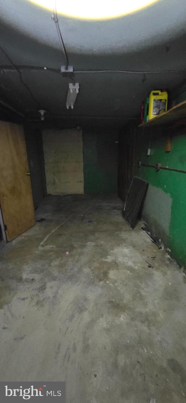 OXFORD CIRCLE - Residential