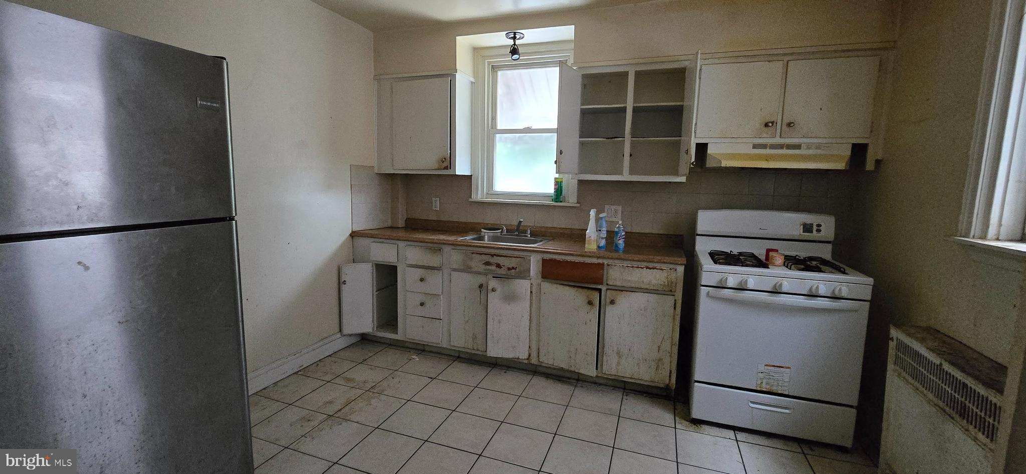 OXFORD CIRCLE - Residential