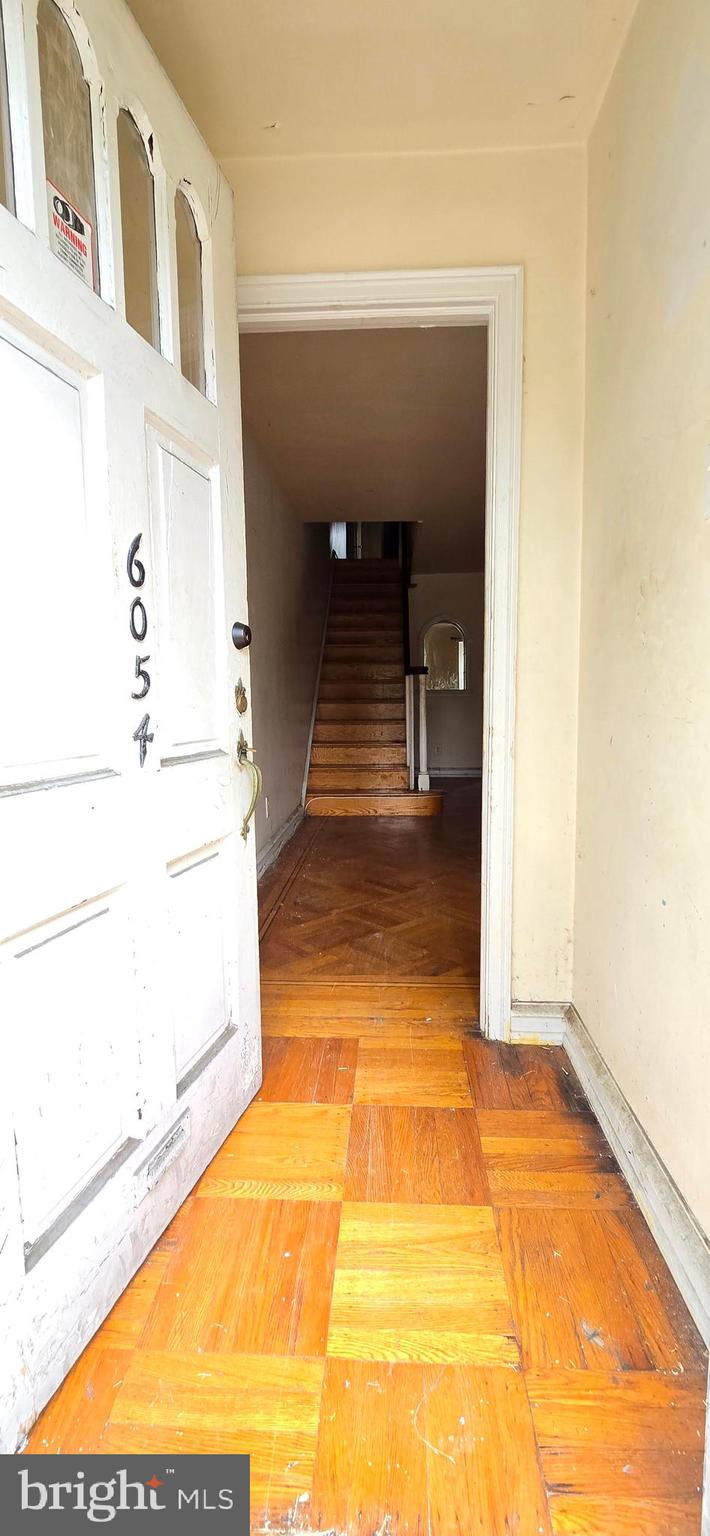 OXFORD CIRCLE - Residential