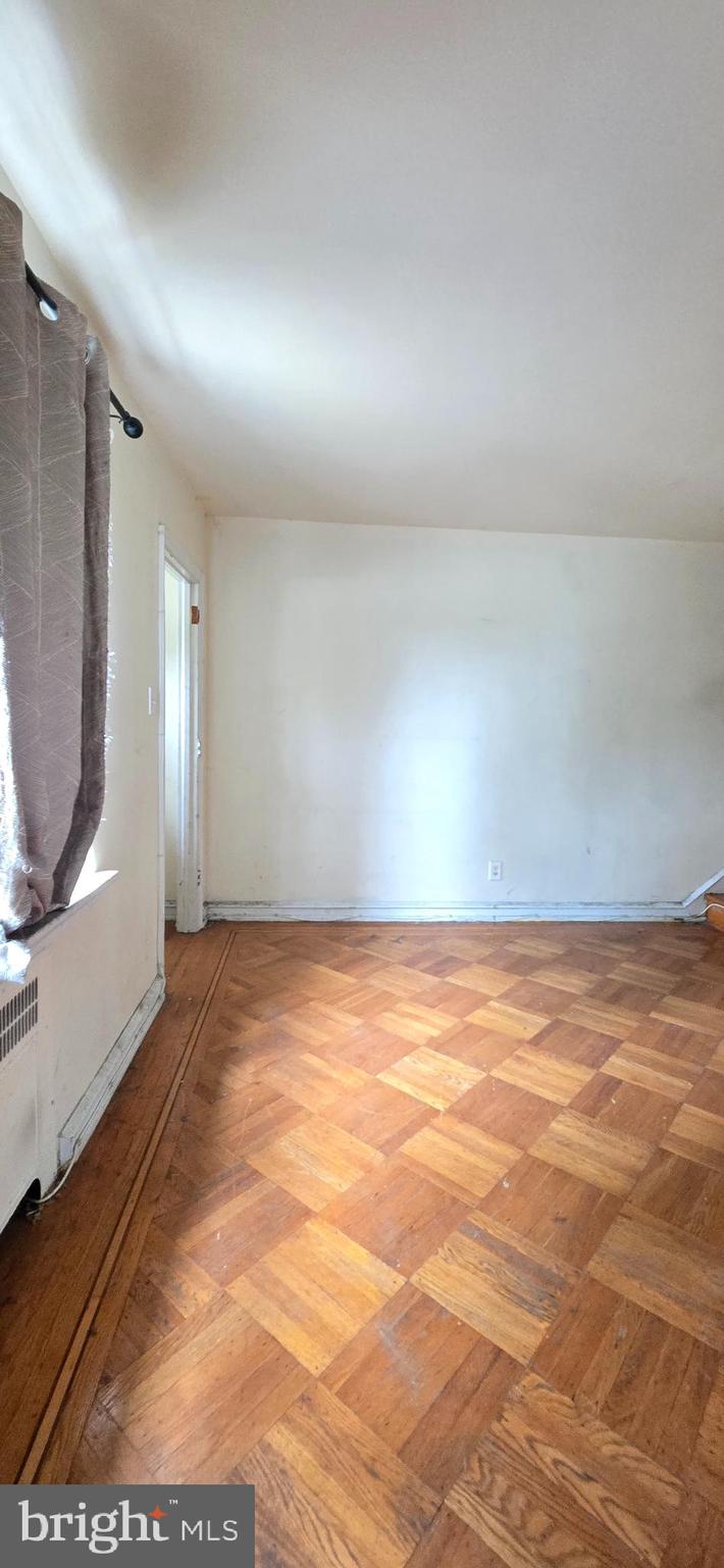 OXFORD CIRCLE - Residential