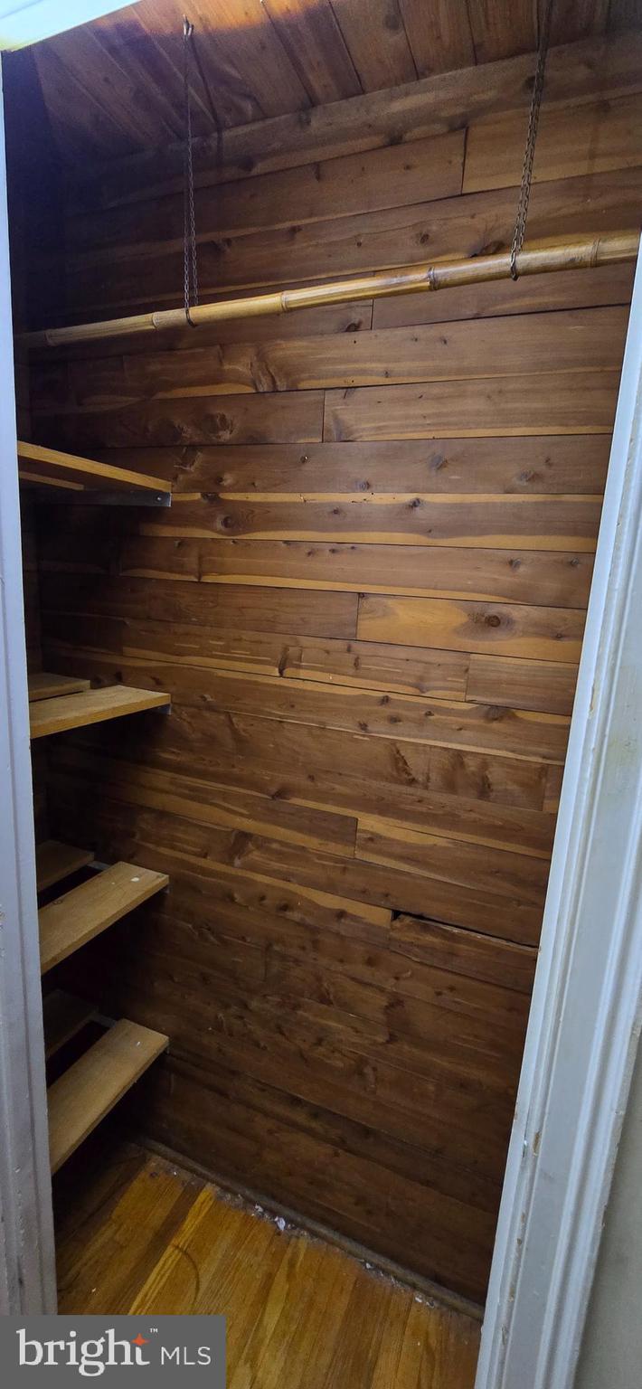 OXFORD CIRCLE - Residential