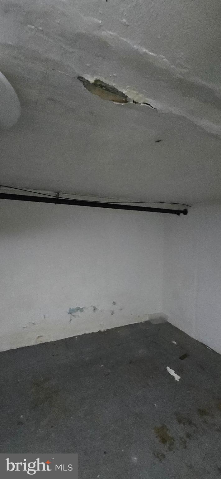 OXFORD CIRCLE - Residential