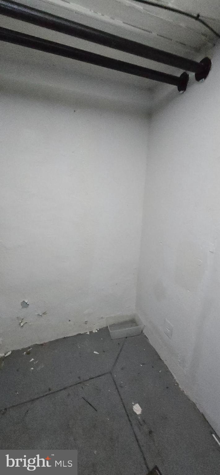 OXFORD CIRCLE - Residential