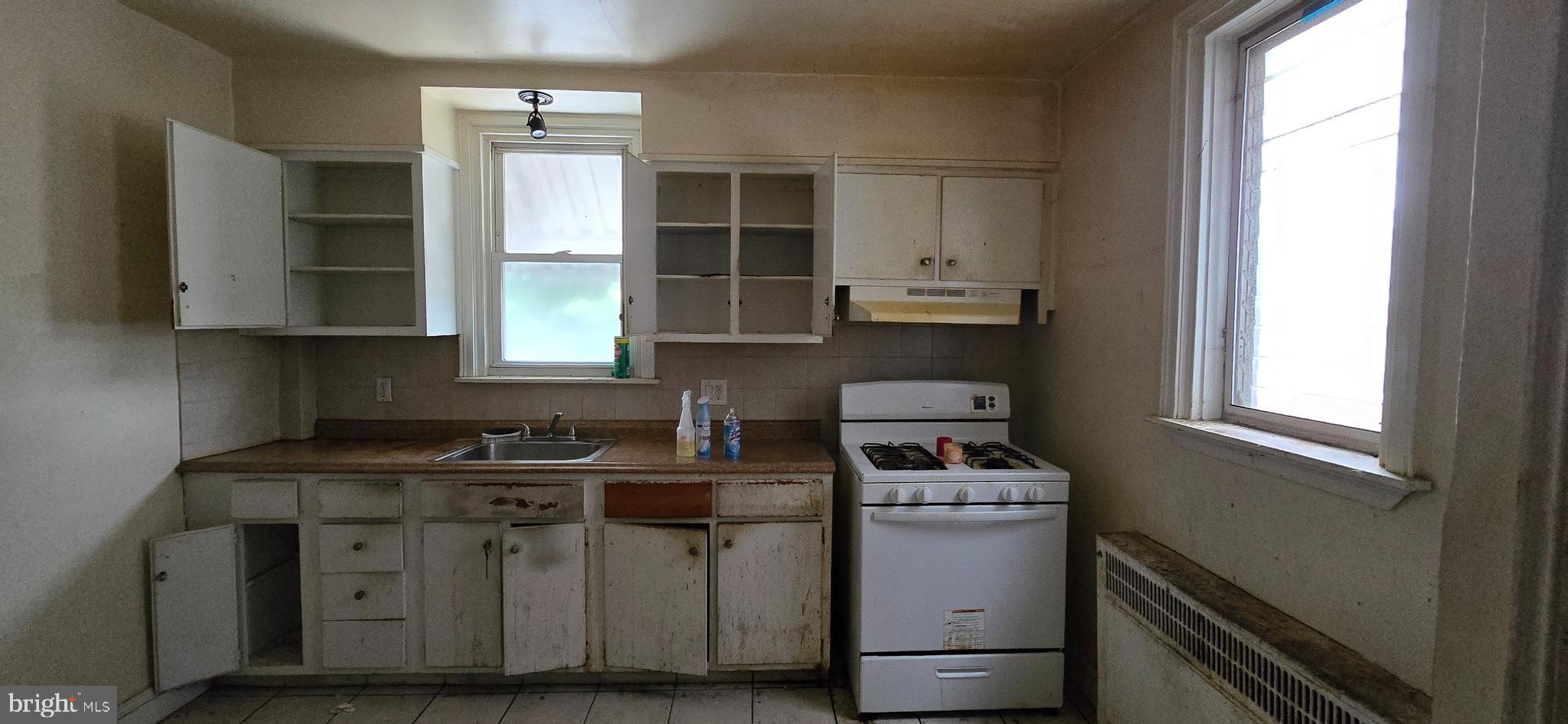 OXFORD CIRCLE - Residential