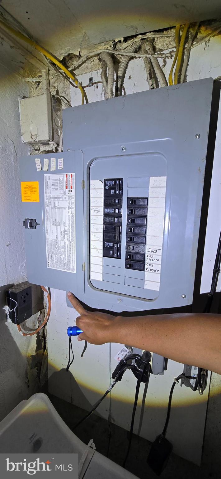 OXFORD CIRCLE - Residential