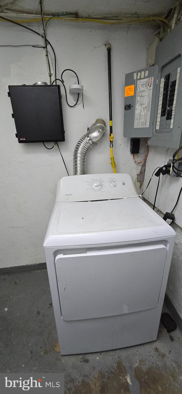 OXFORD CIRCLE - Residential