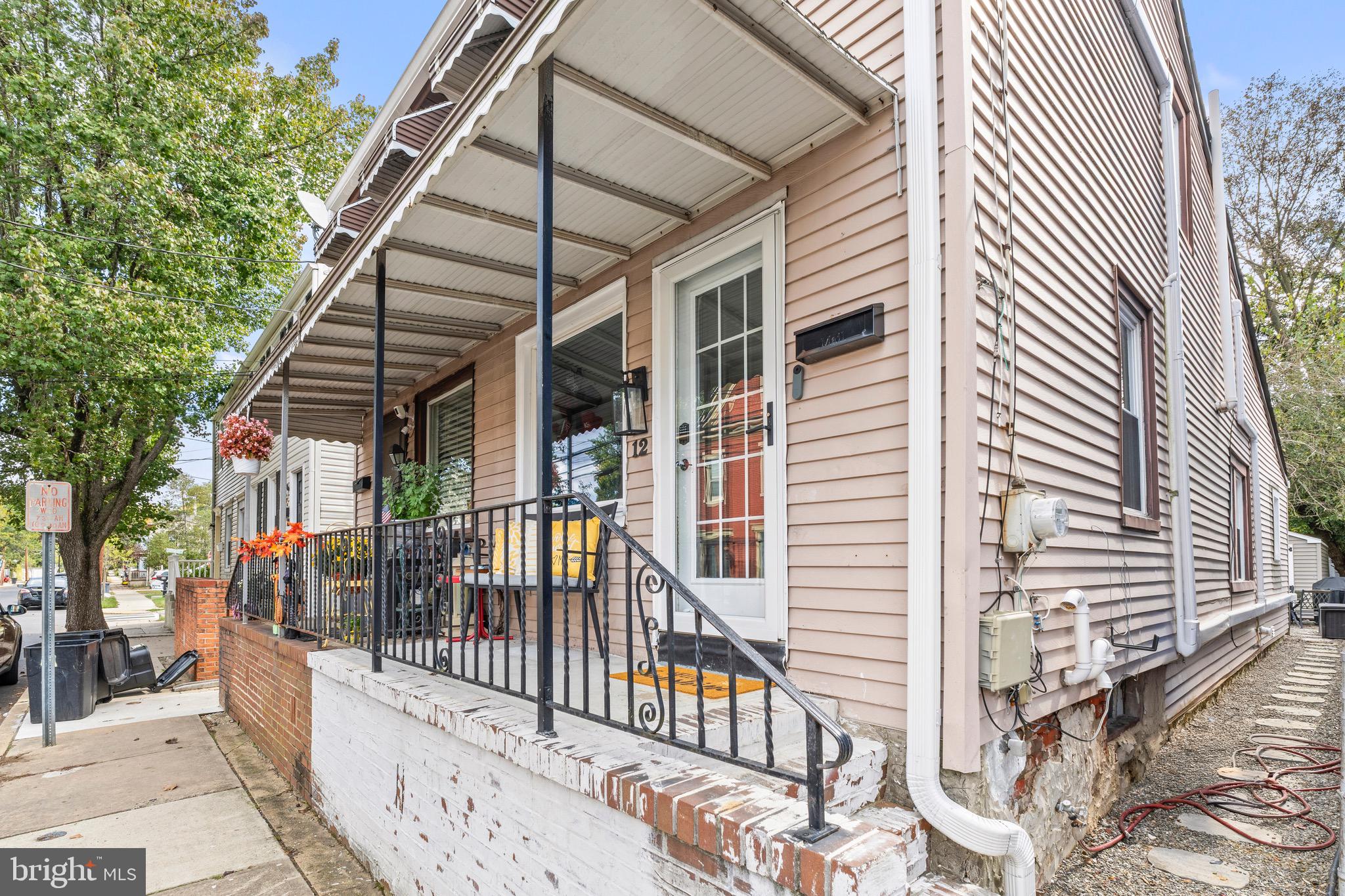 12 E BURLINGTON STREET