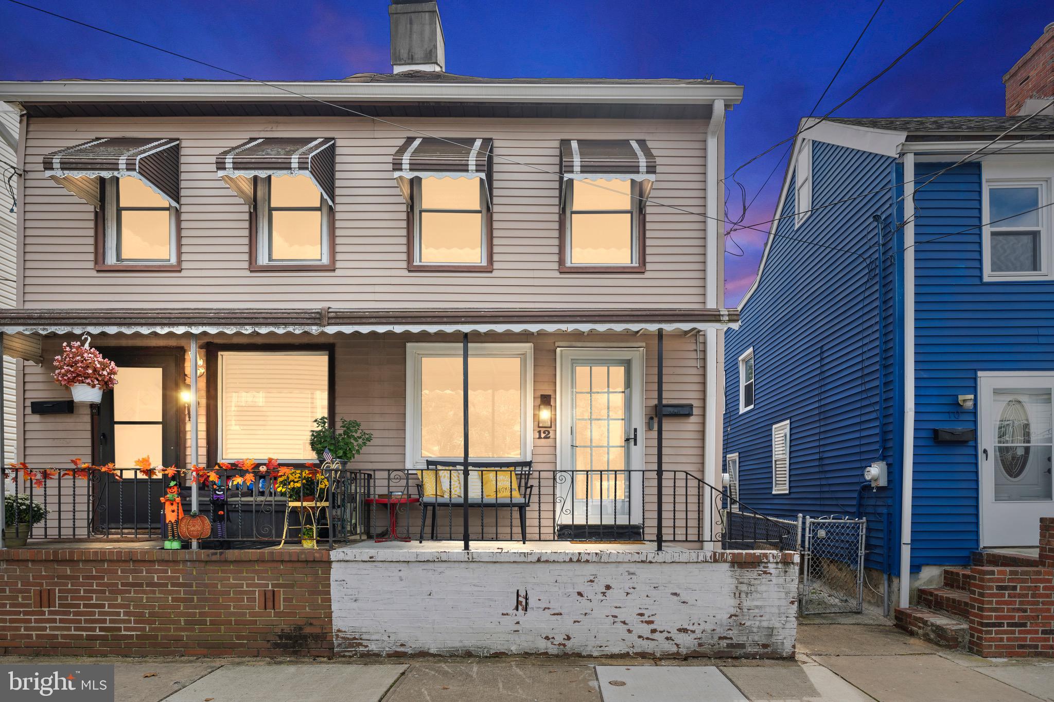 12 E BURLINGTON STREET