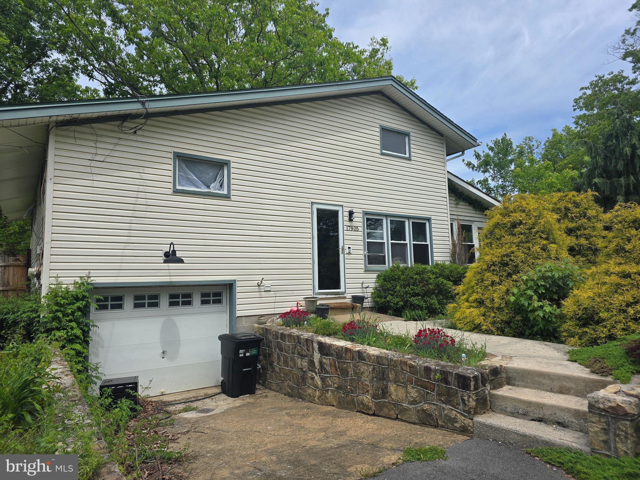 Four-bedroom, one-bathroom split-level home that is looking for its next owner. The three levels of living space have been well cared for, including the kitchen and bathroom being remodeled in recent years. A little TLC in the basement and on the outside of the house will have this house like new.