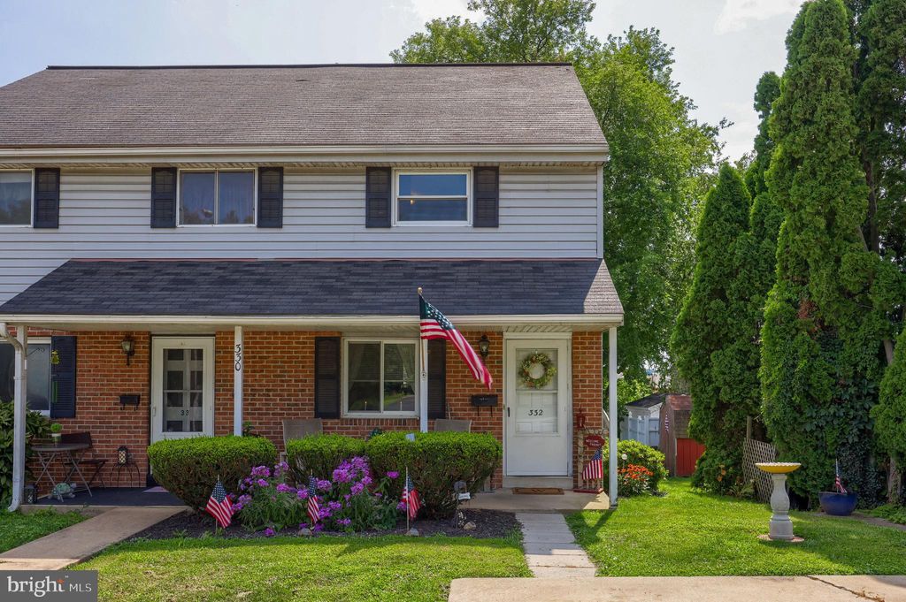 Photo of 332 N FOURTH ST, COLUMBIA, PA 17512 (MLS # PALA2038598)