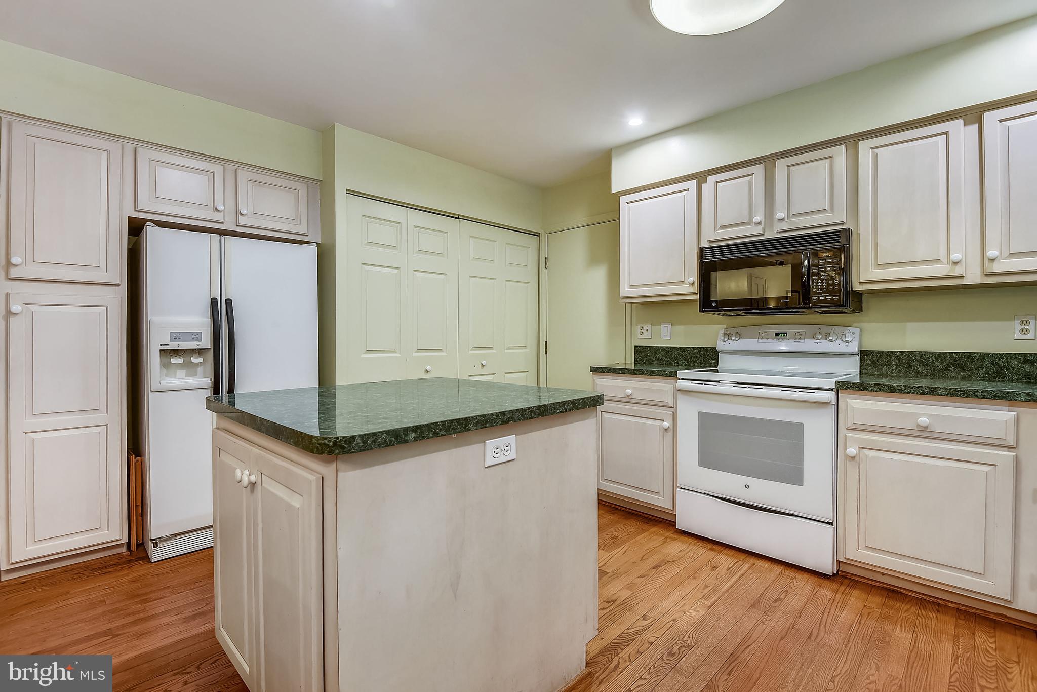 SETON WOODS - Residential