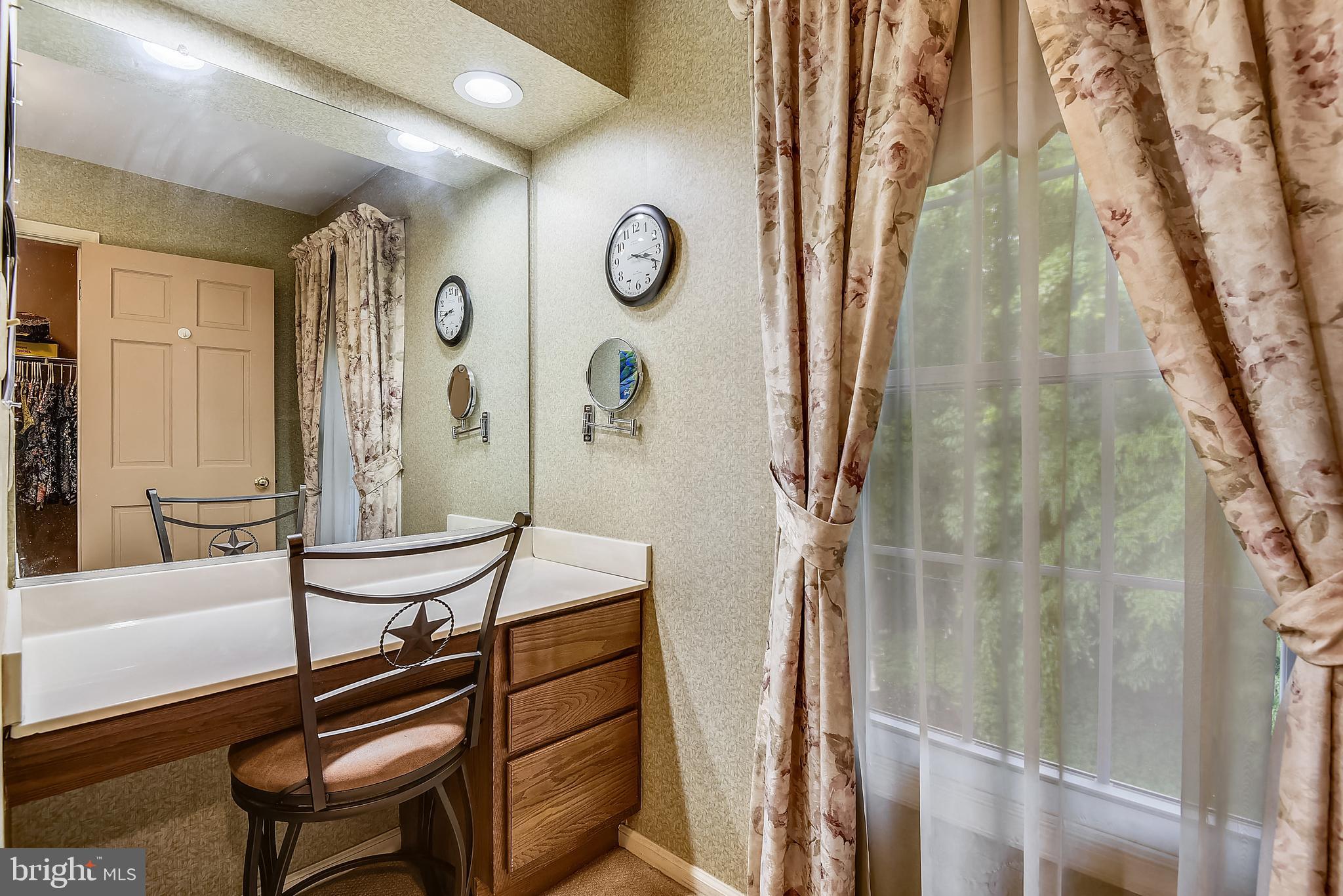 SETON WOODS - Residential