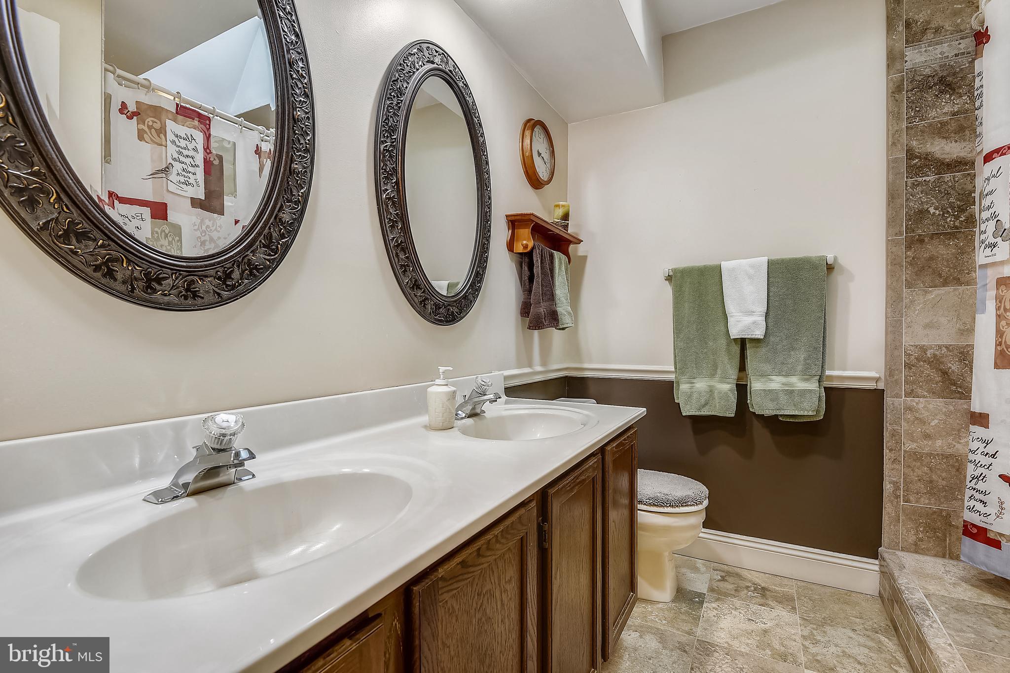 SETON WOODS - Residential