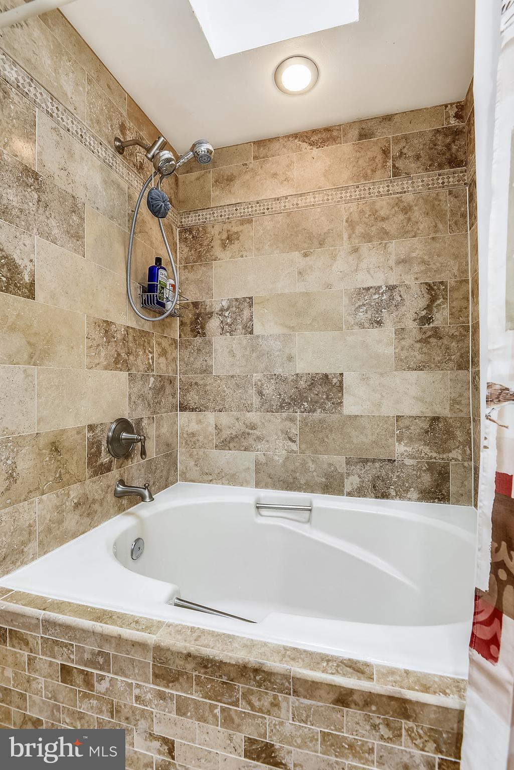 SETON WOODS - Residential