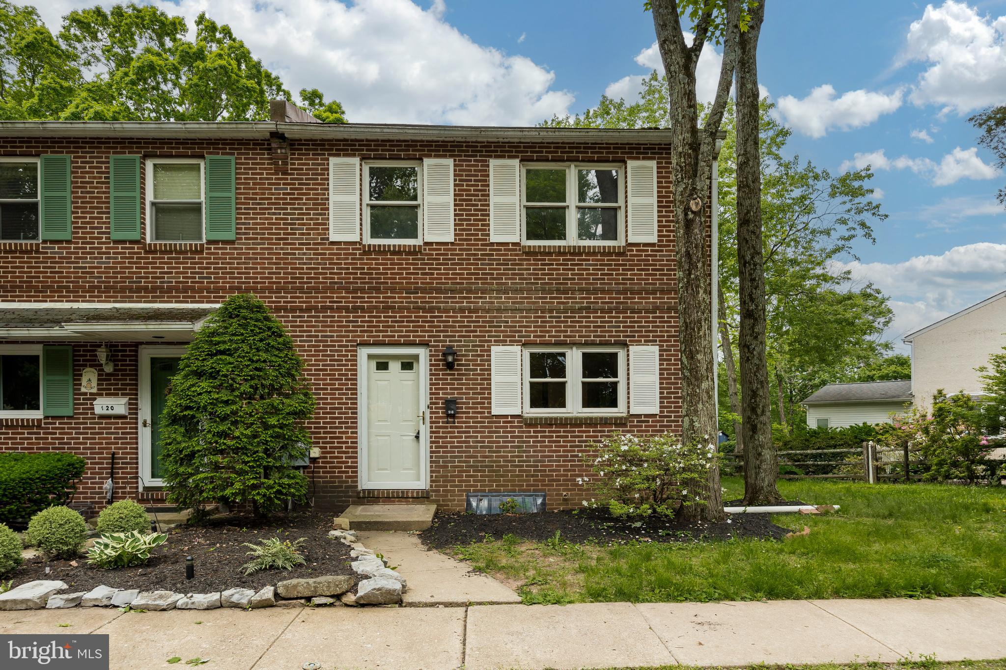 This multi-level end unit townhome is ready for you to move in
Located near the Village of Skippack in the Perkiomen School District. This townhome has 5 levels of living space including an eat-in kitchen, large family room with sliders leading to a patio, dining room and a large living room with sliders leading to a deck overlooking the back yard. Laundry is located on the 2nd floor with a washer and dryer.