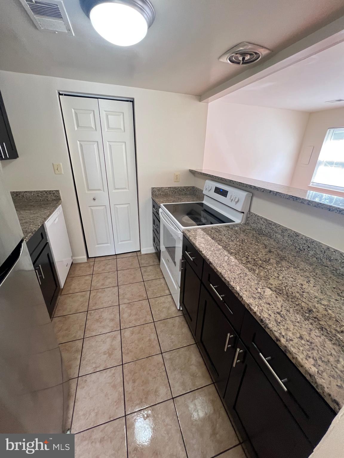 TERRACE TOWNE HOMES OF GUNSTON - Residential Lease