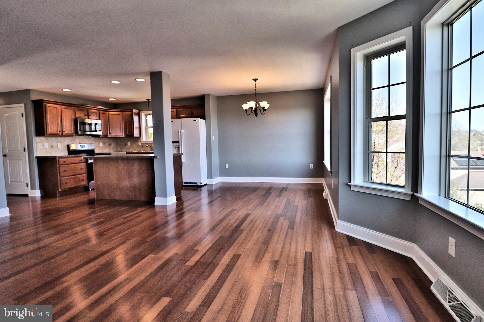 EAGLEVIEW ESTATES - Residential