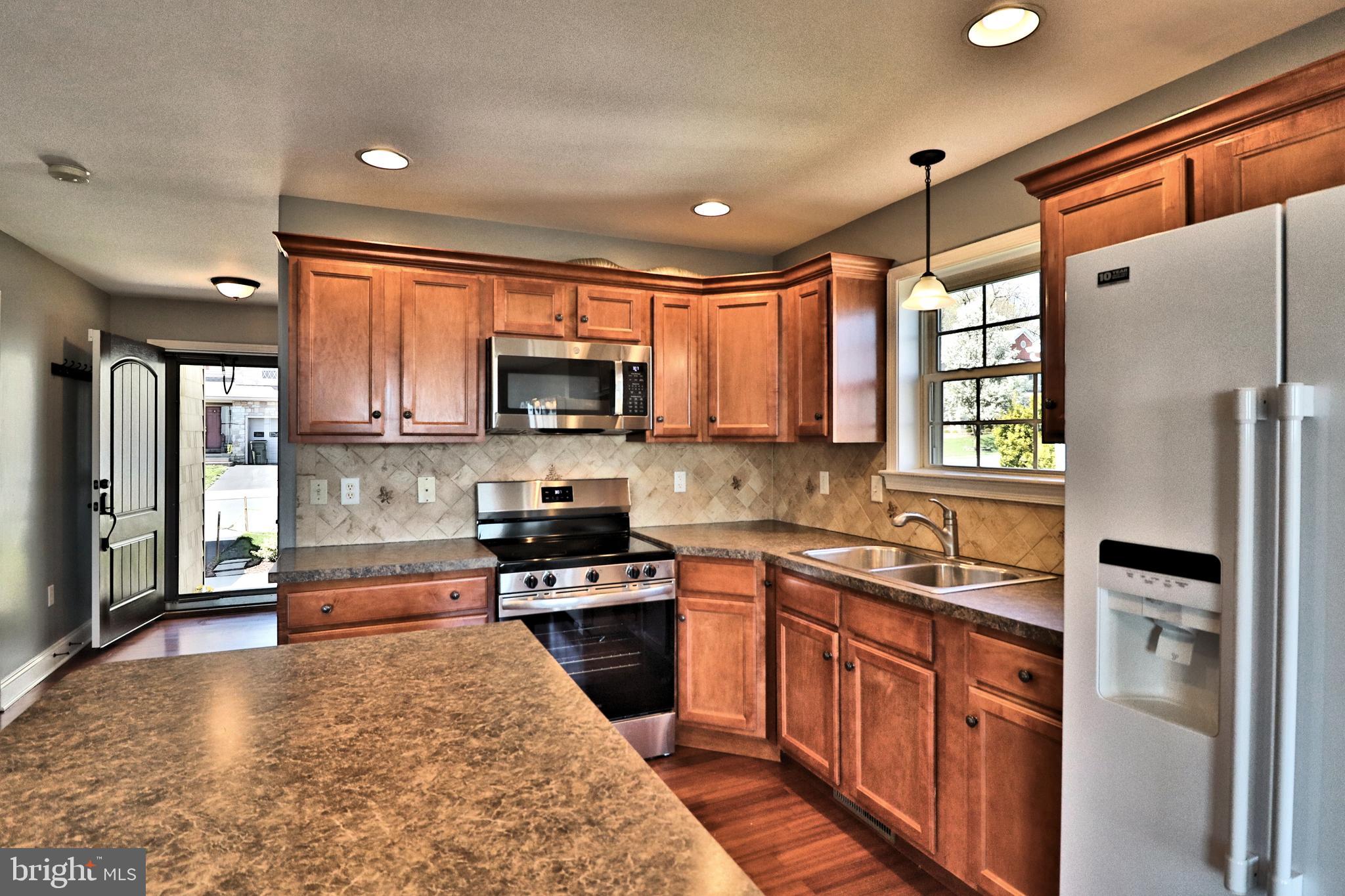 EAGLEVIEW ESTATES - Residential