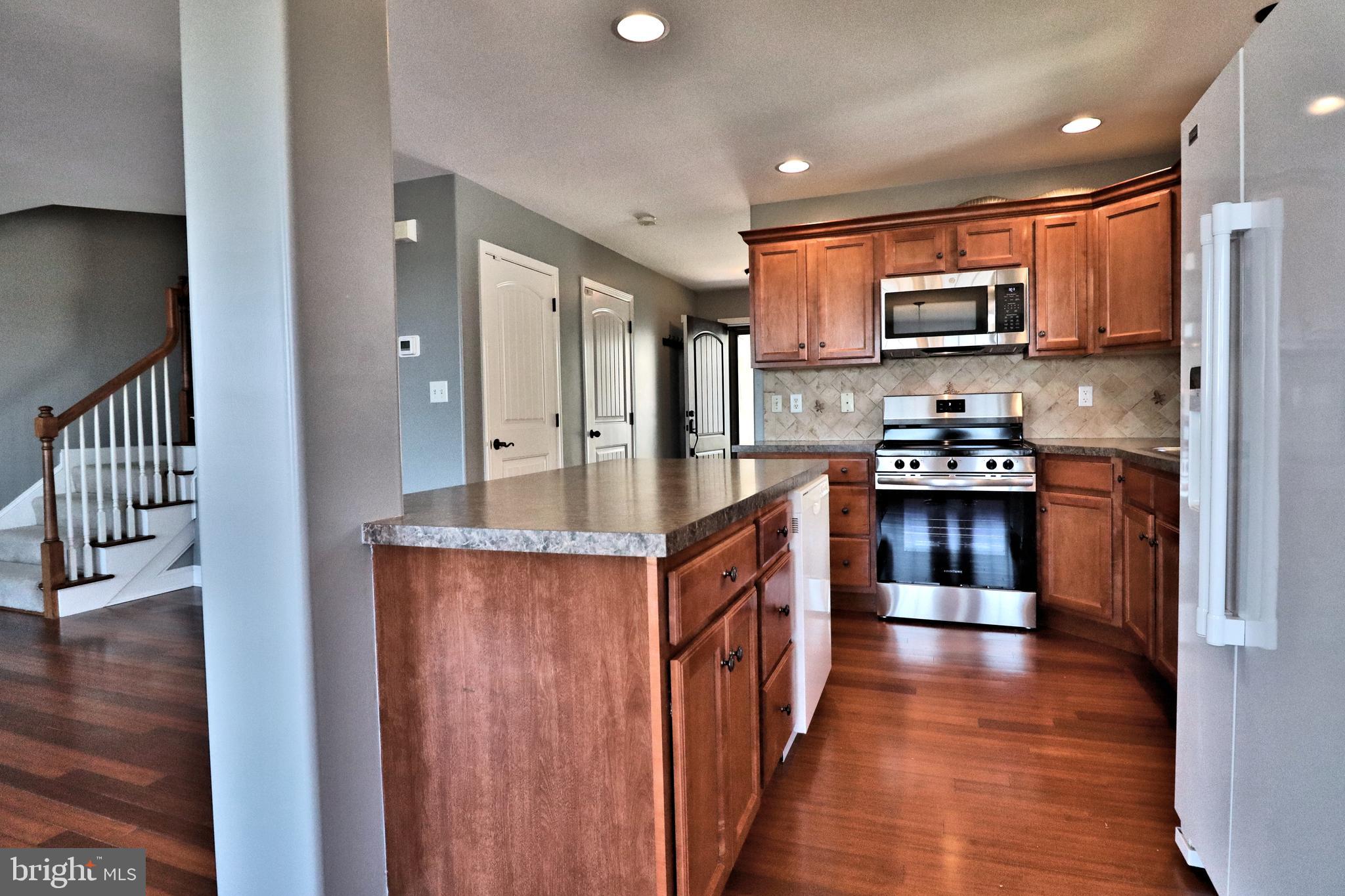 EAGLEVIEW ESTATES - Residential