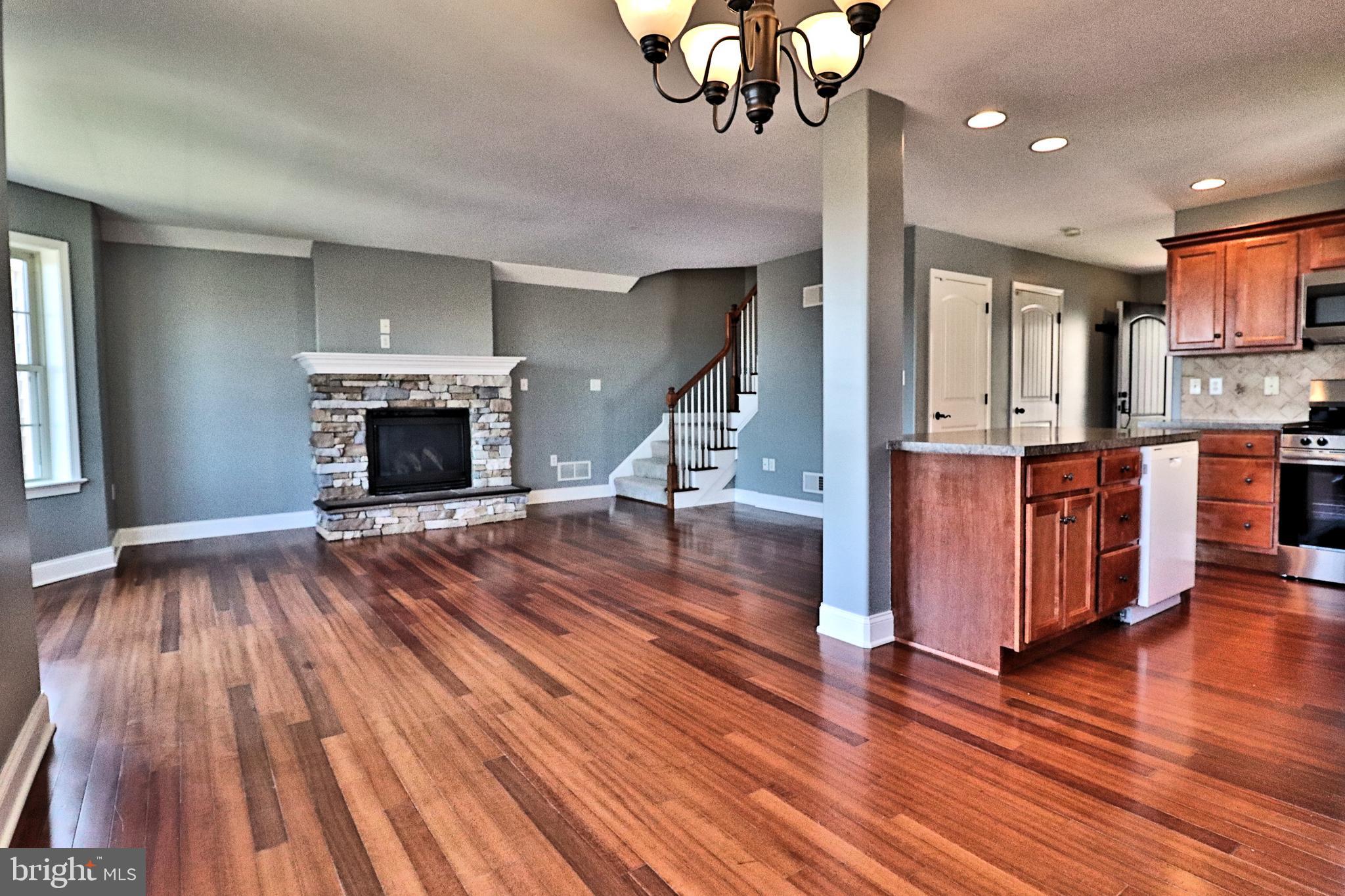 EAGLEVIEW ESTATES - Residential