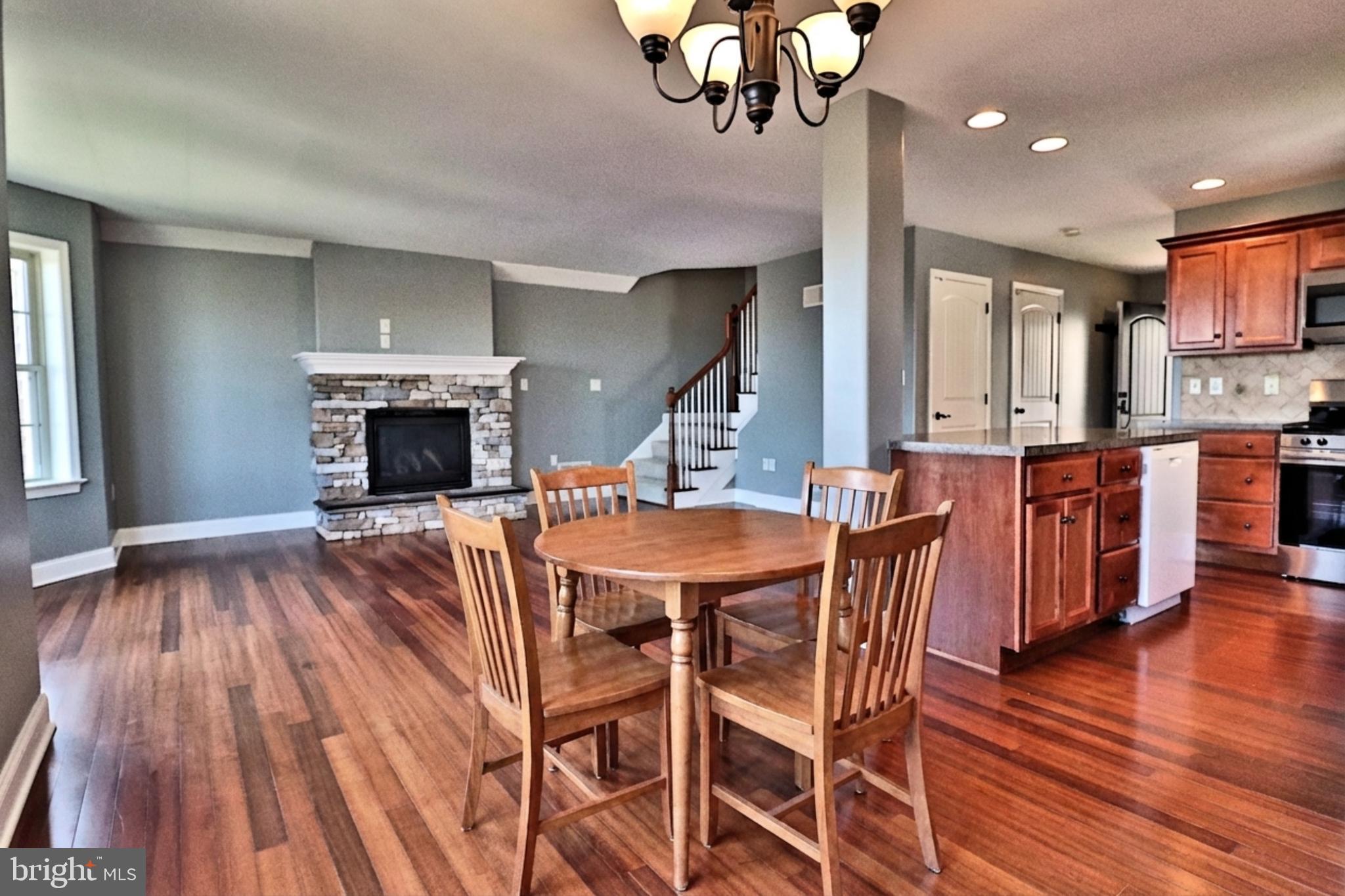 EAGLEVIEW ESTATES - Residential