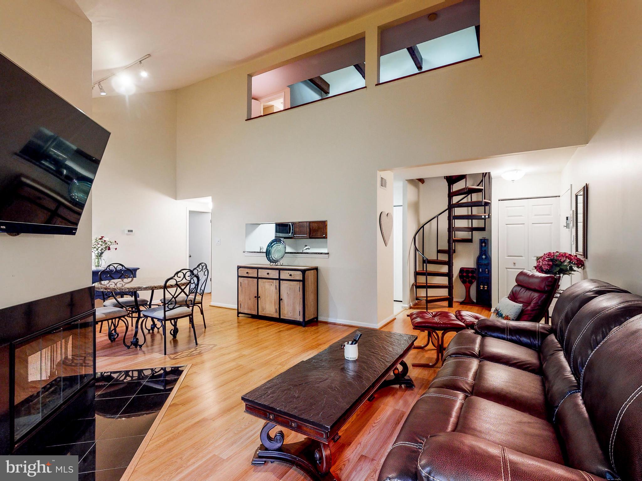 MOUNT WASHINGTON - Residential