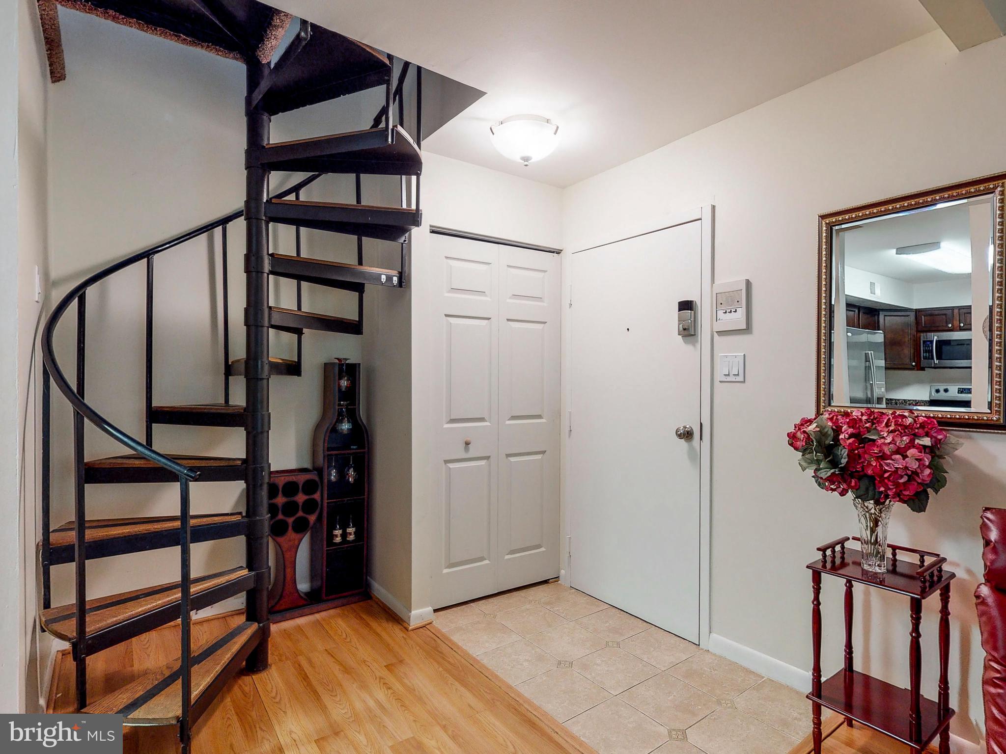 MOUNT WASHINGTON - Residential