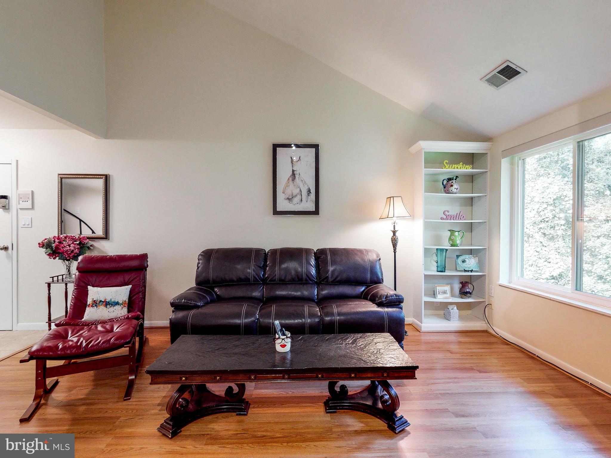 MOUNT WASHINGTON - Residential