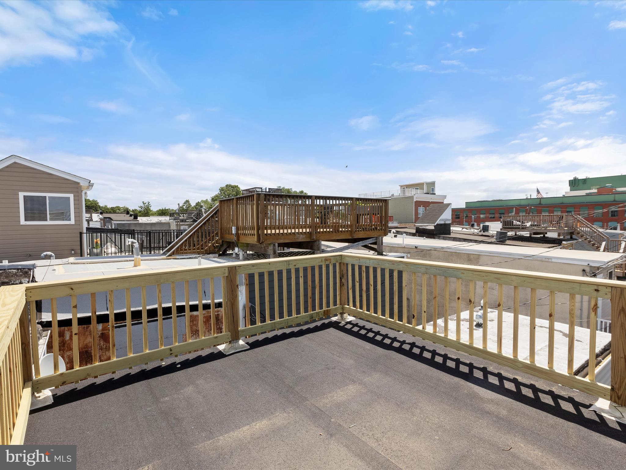 RIVERSIDE PARK - Residential