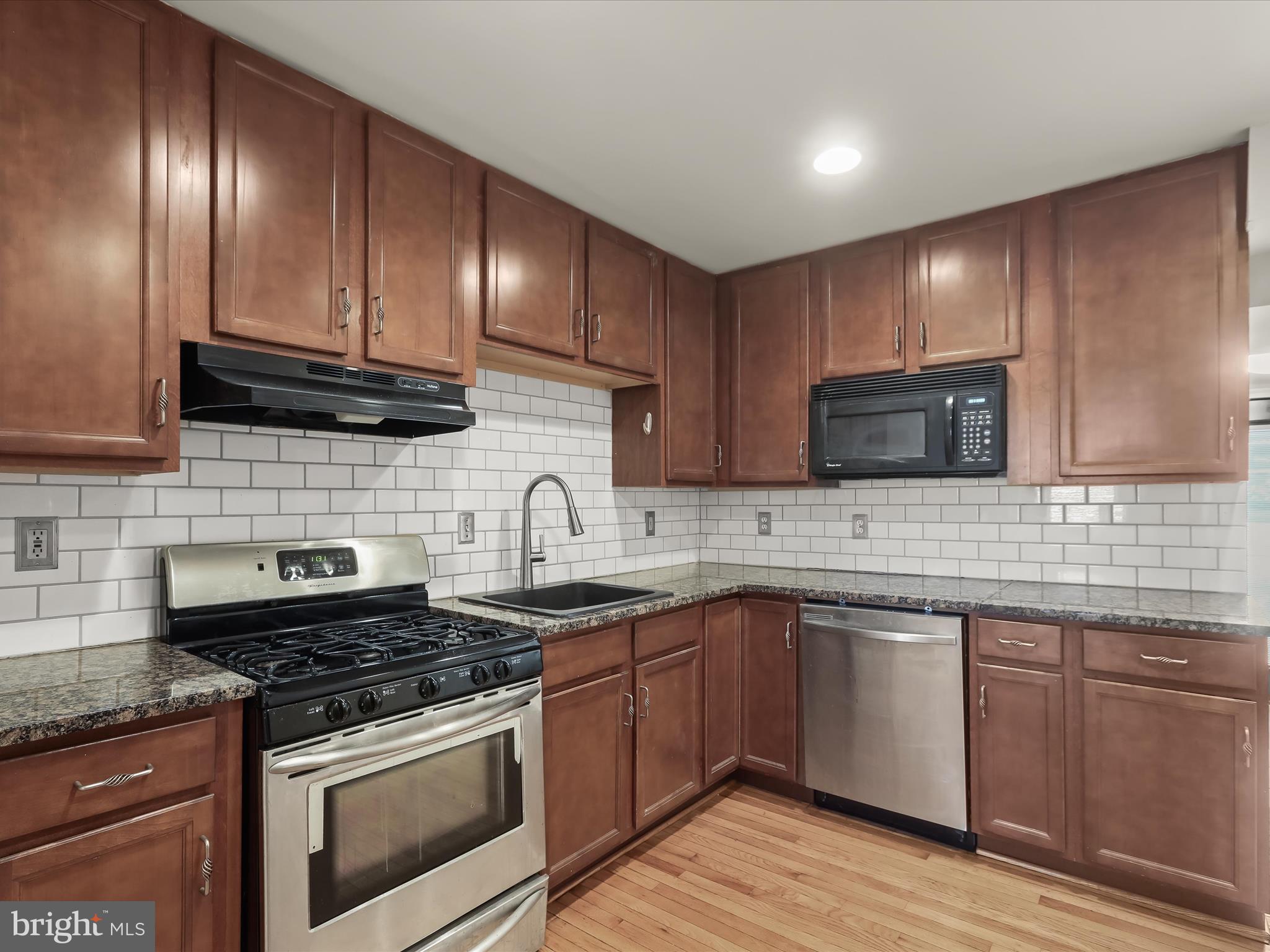 RIVERSIDE PARK - Residential