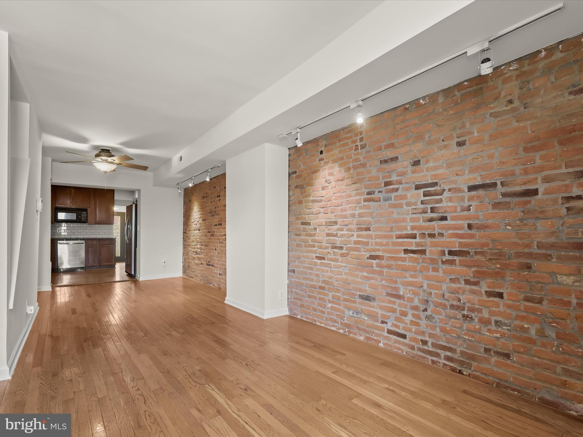 RIVERSIDE PARK - Residential