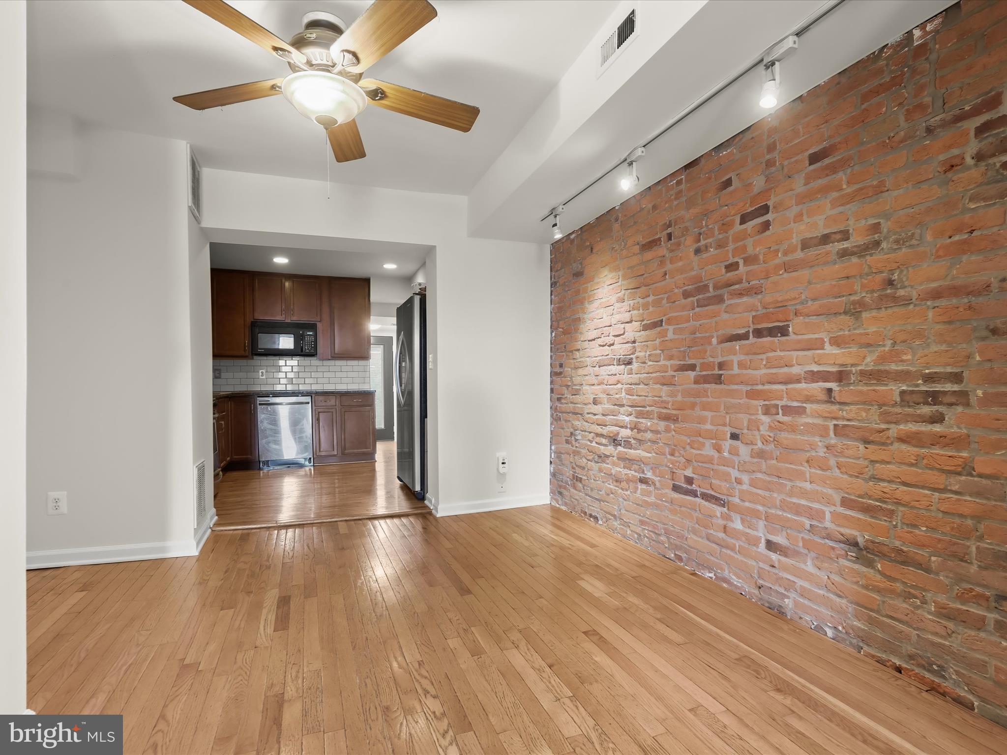 RIVERSIDE PARK - Residential