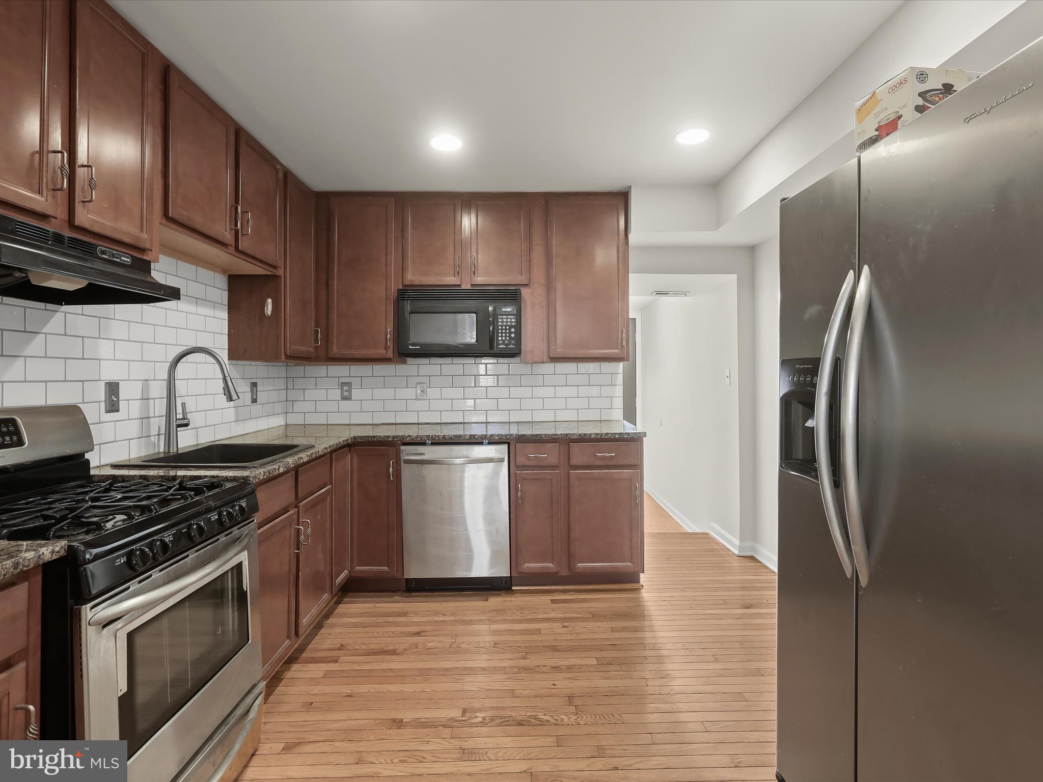 RIVERSIDE PARK - Residential