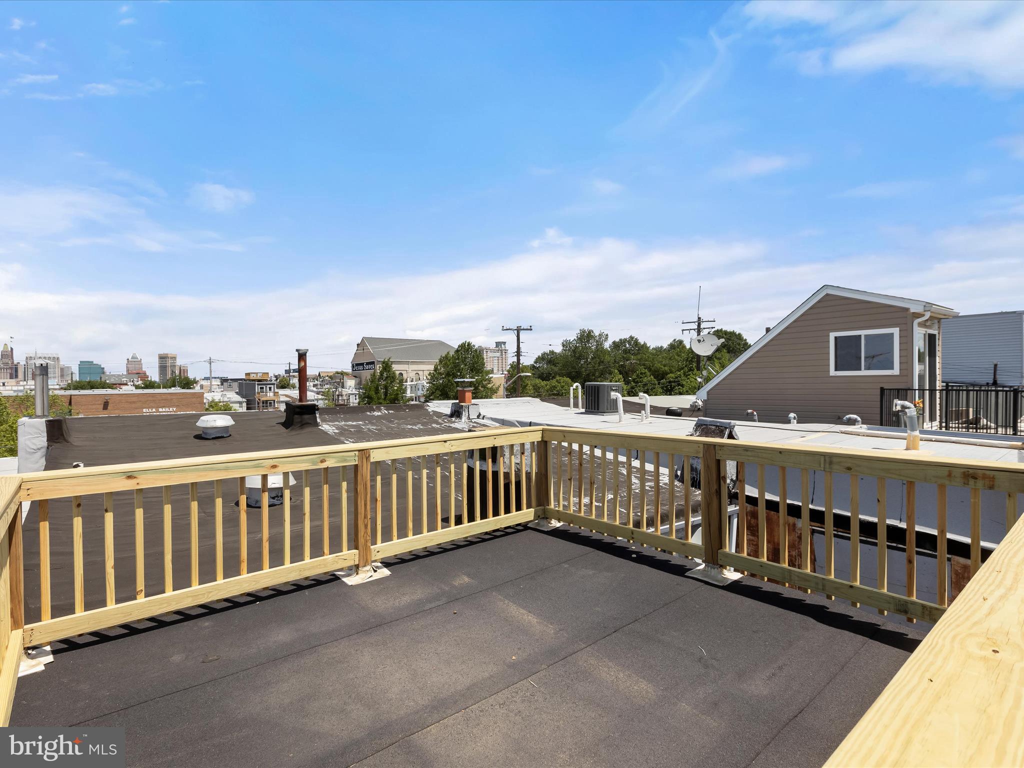 RIVERSIDE PARK - Residential