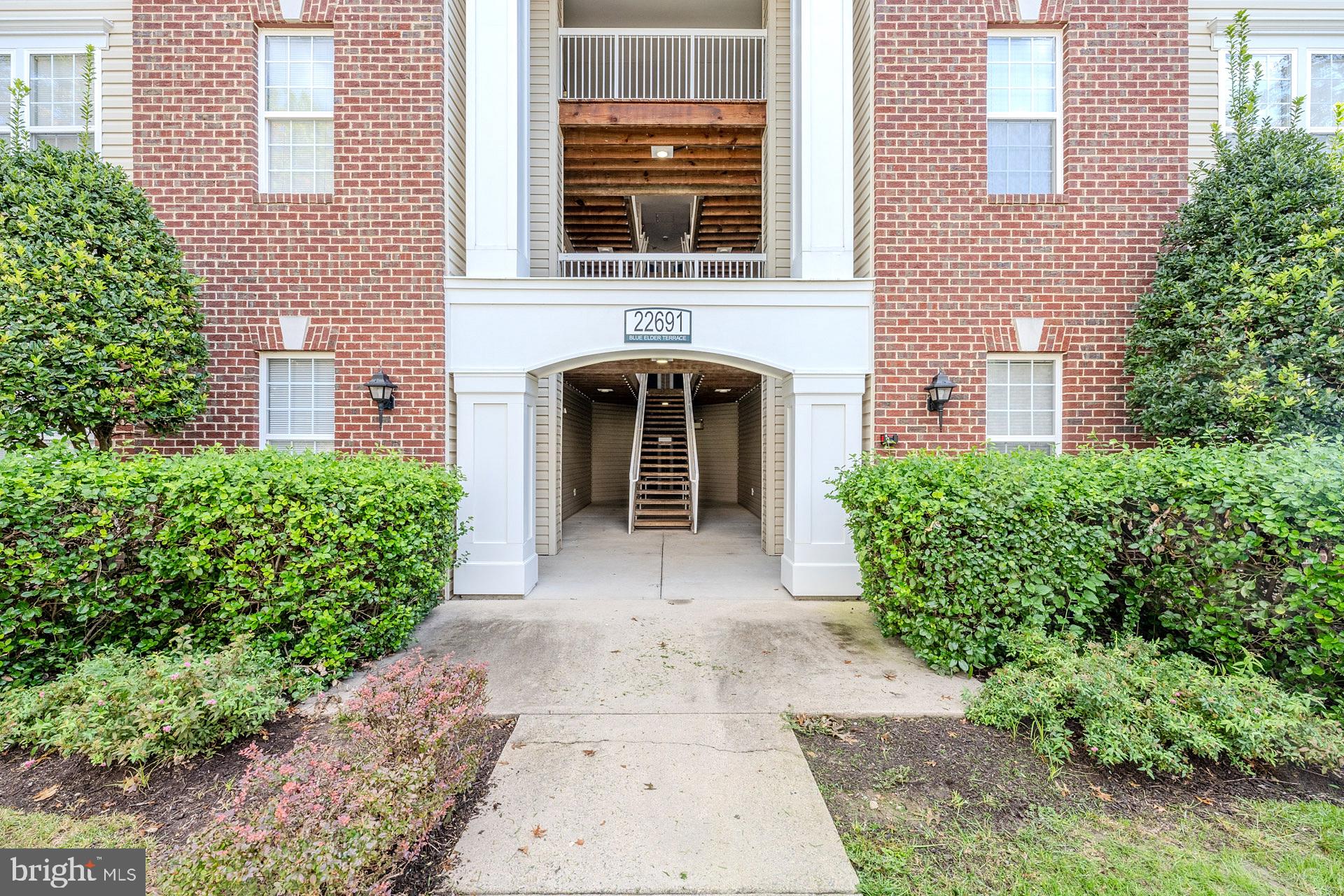 22691 BLUE ELDER TERRACE 202